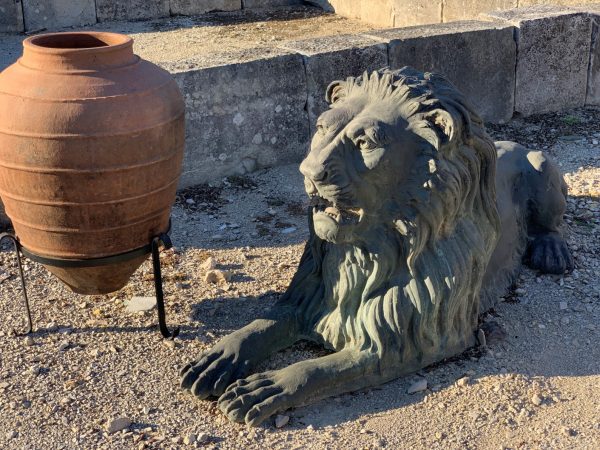Leão em Bronze deitado