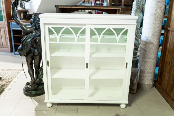 White lacquered piece of furniture