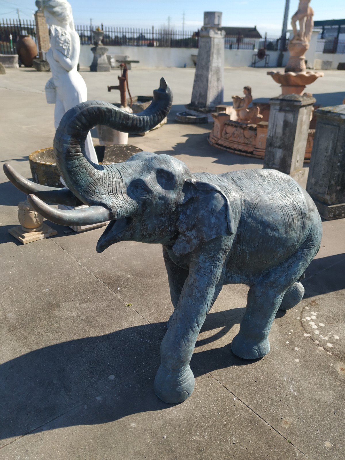 Elefante em bronze