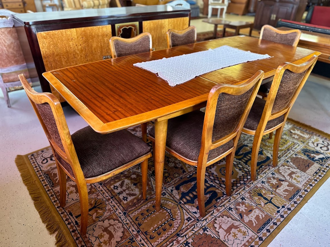 Set of table and chairs