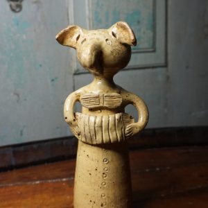 Figura com acordeão
