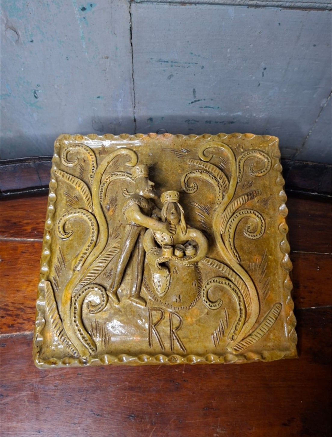 King and Queen Hanging Plaque