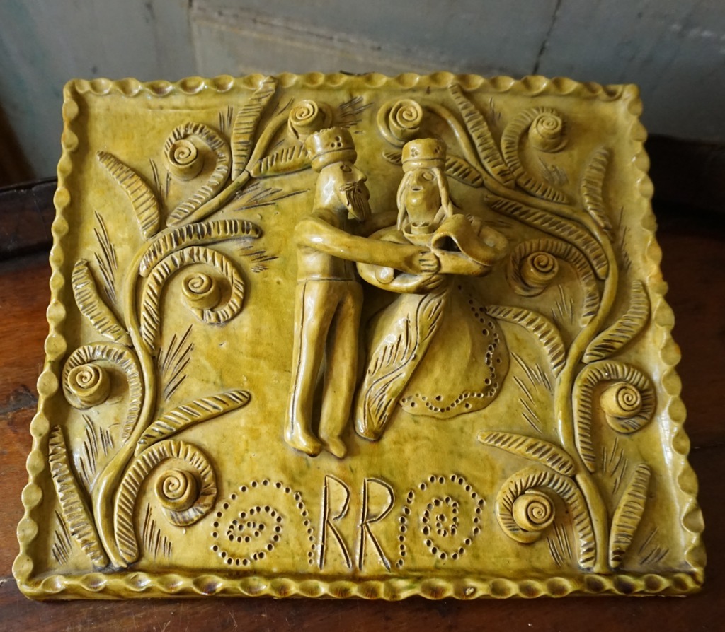 King and Queen hanging plaque