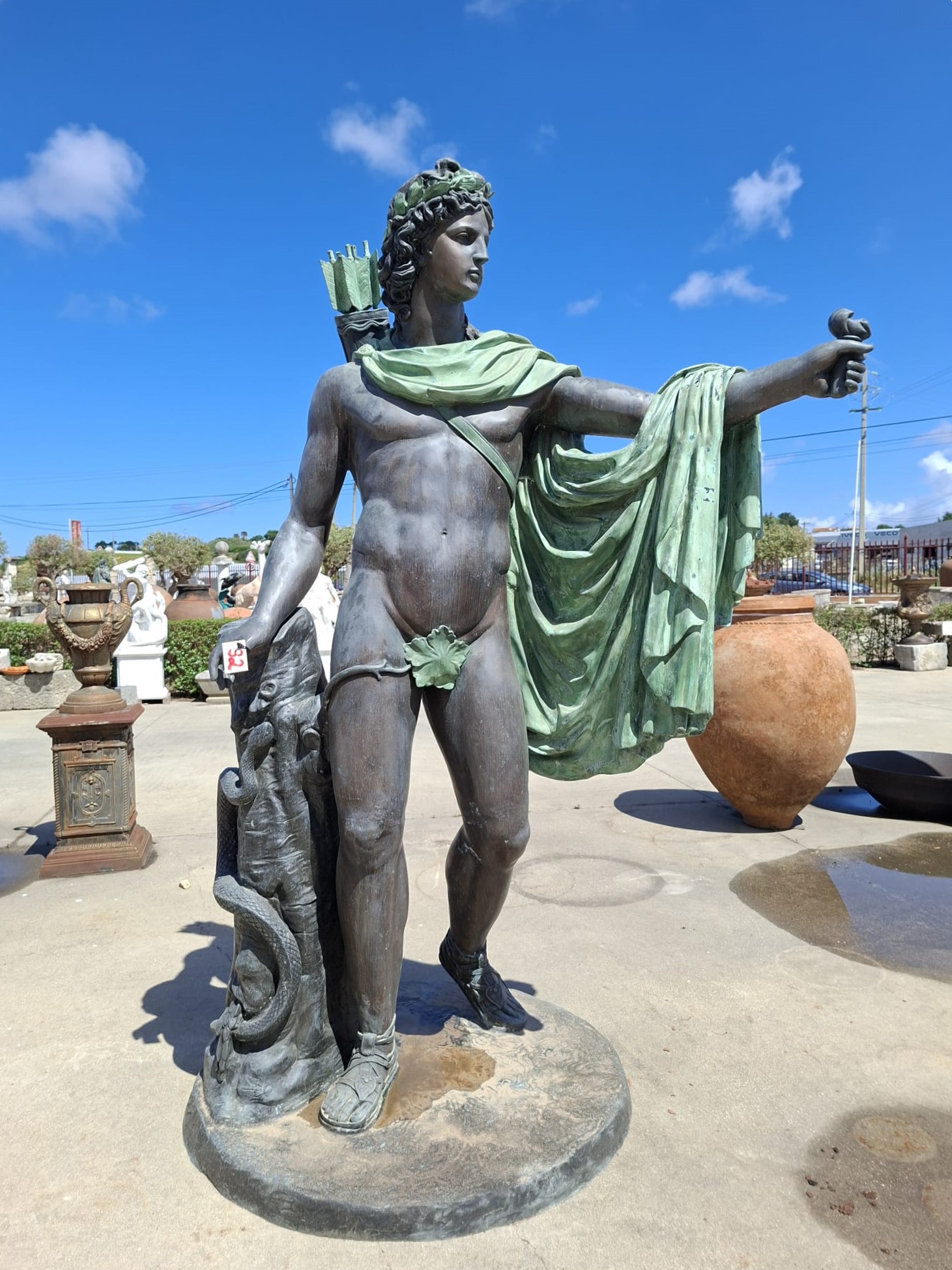 Estátua em bronze