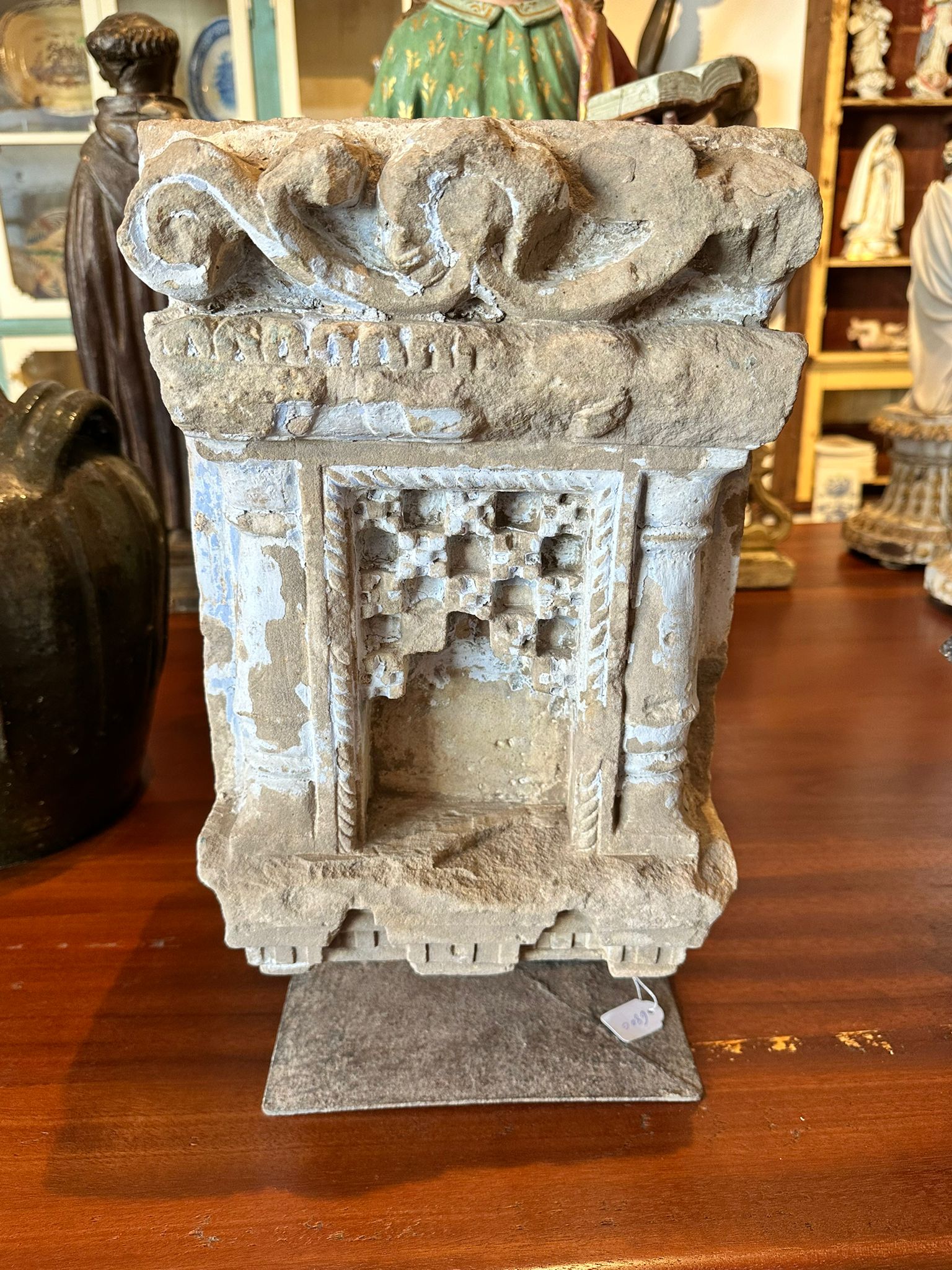 Stone window niche