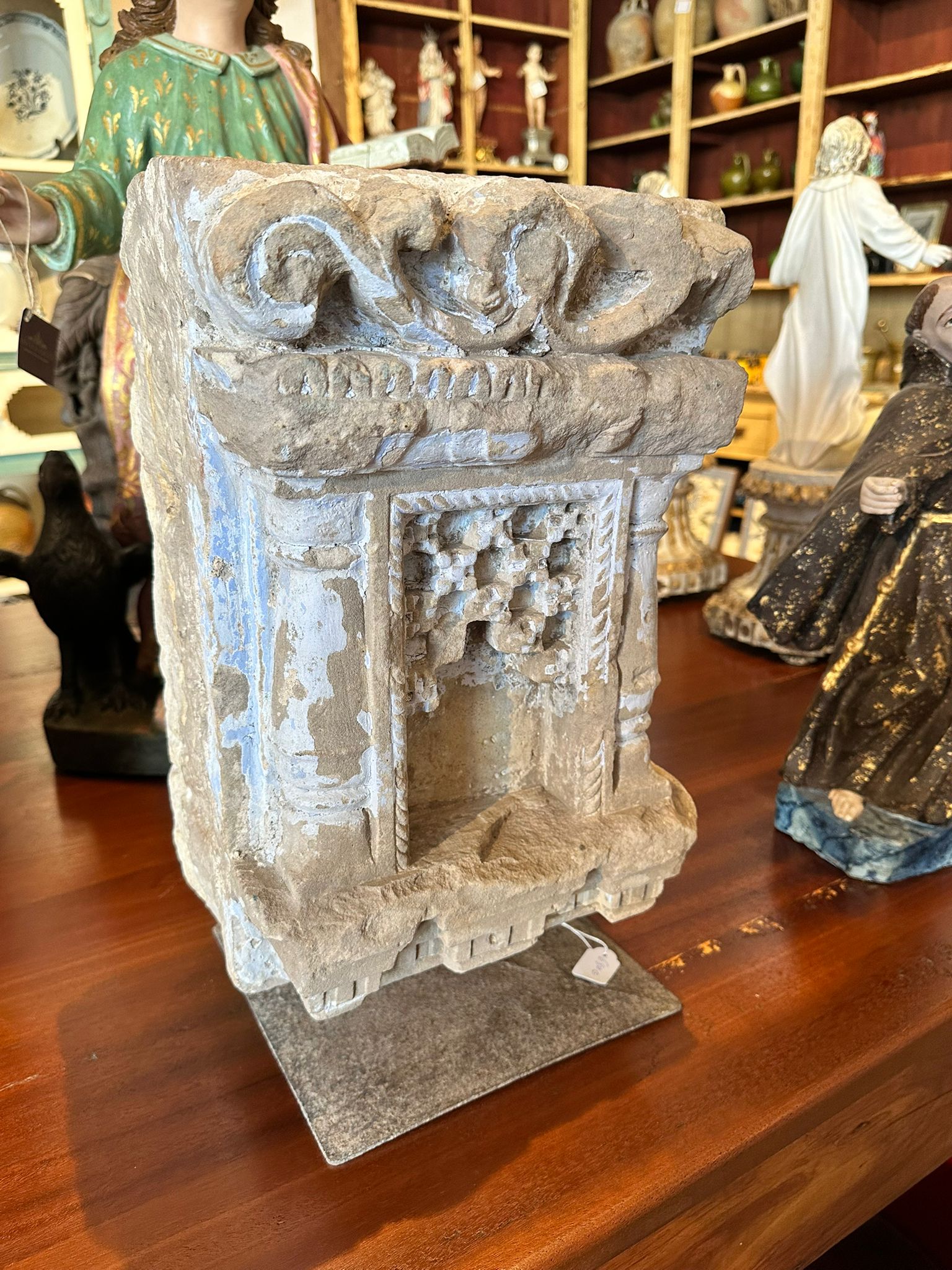 Stone window niche
