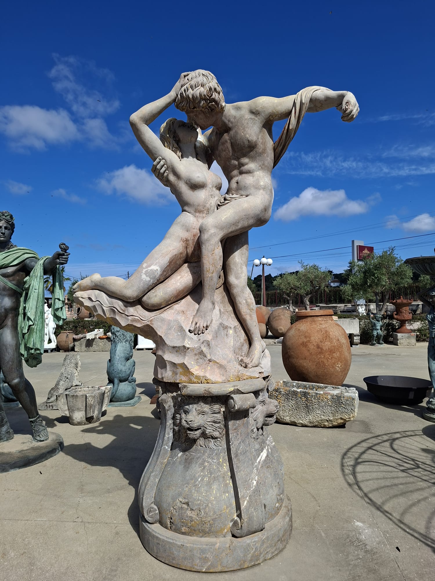 Estátua em pedra