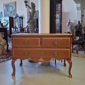 Small chest of drawers
