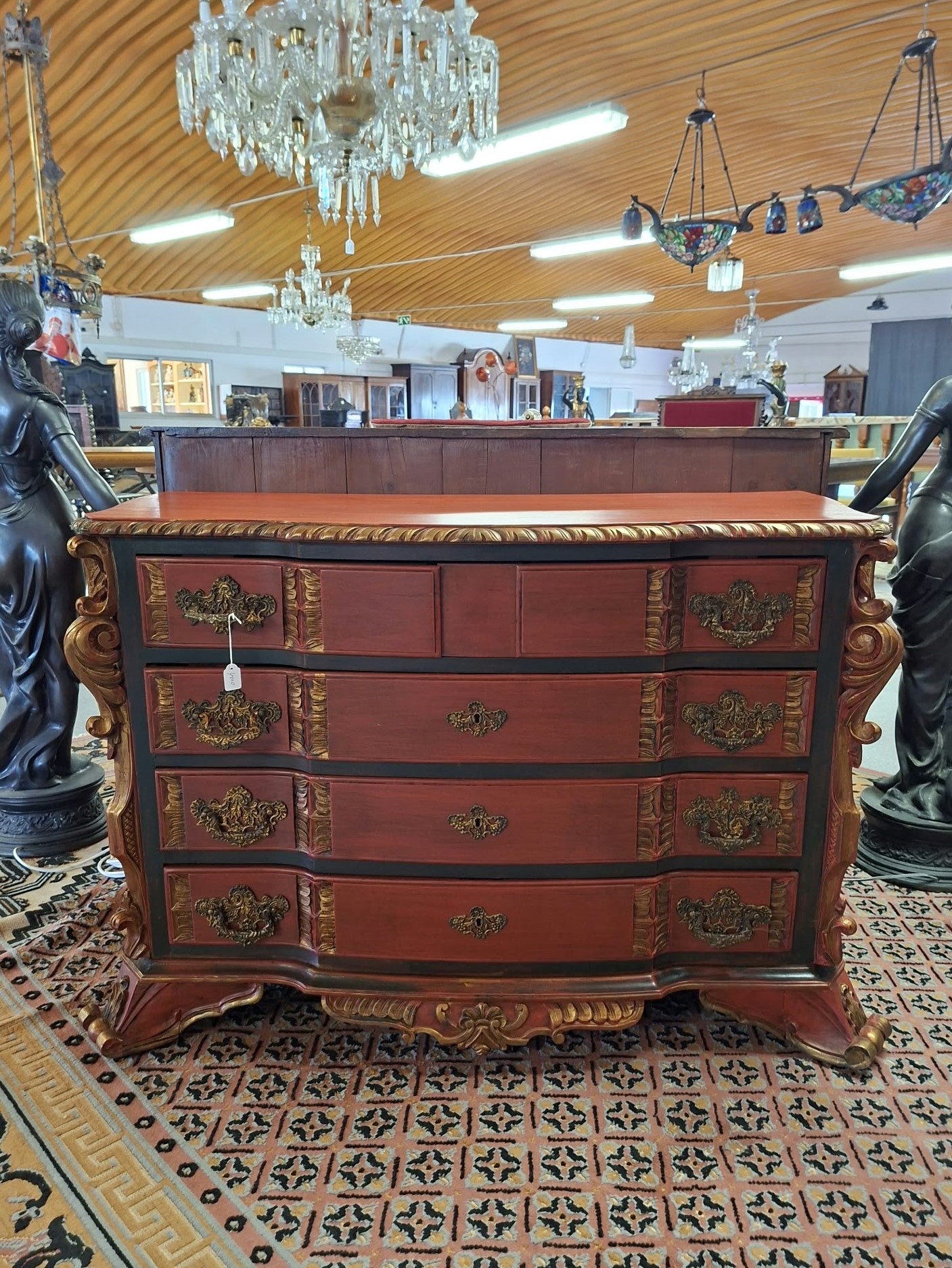 Chest of drawers