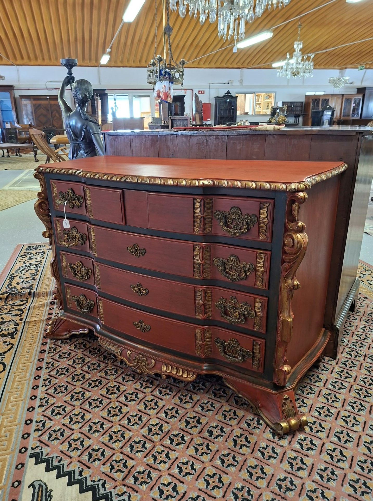 Chest of drawers